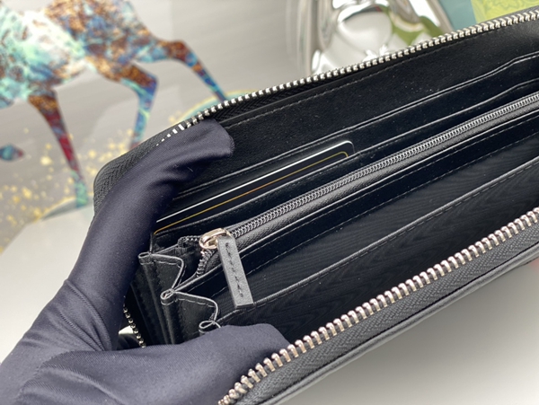 グッチ財布コピー着用イメージ